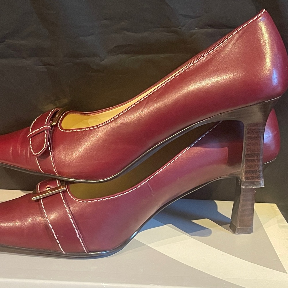 Ann Klein Elegant Burgundy Leather Pumps